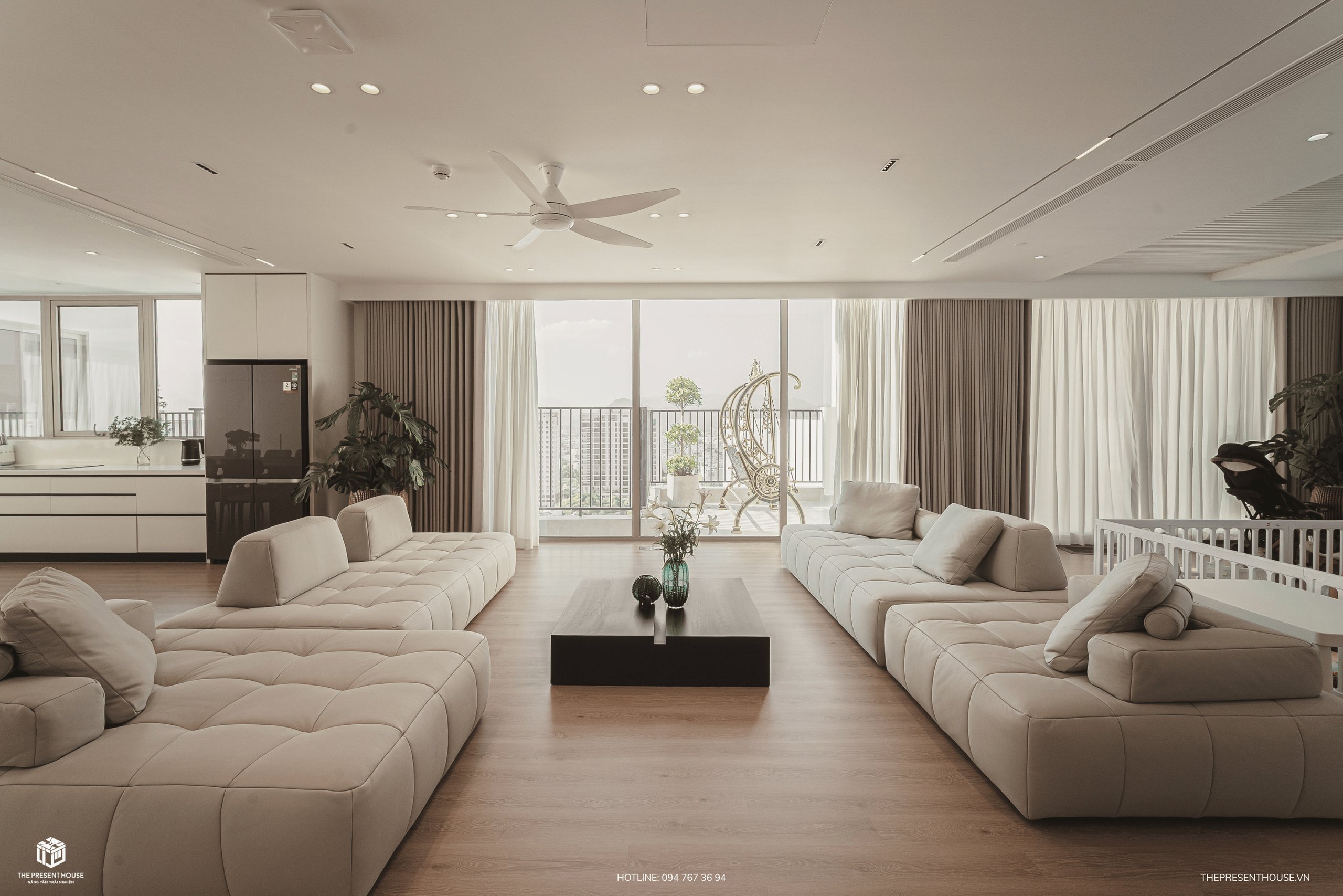 noi-that-toi-gian-phong-khach-can-ho-sofa-trang
