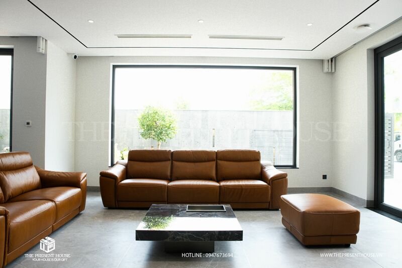 Tram's Sofa Actual Works